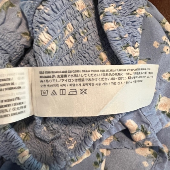 Hollister Ultra High Rise Light Blue Floral Elastic Waist Skort, XS - Picture 4 of 5